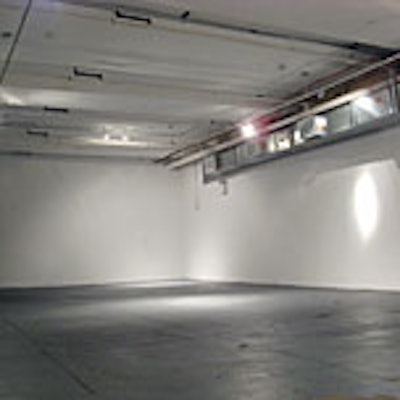 E72681 152