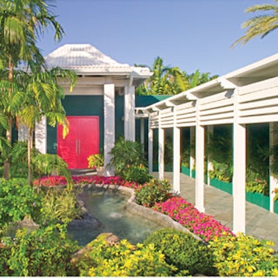E8249red Door Lifestyle Spa