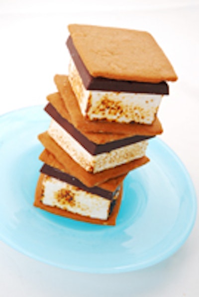 Build s 'mores at Boule Atelier.