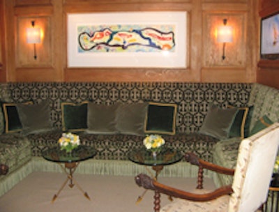 The English countryside-inspired Emmy greeenroom.
