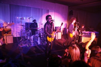 Lenny Kravitz performed at the coed joint after-party.