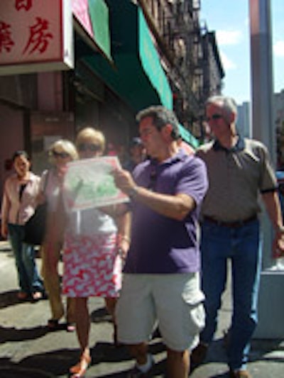 A Walkin ' NY tour of Chinatown