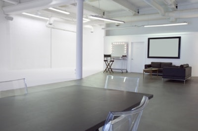 R819767studio Layout