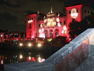 Apara Productions drenched the house in red lighting accented by snowflake gobos for the holiday fund-raiser.