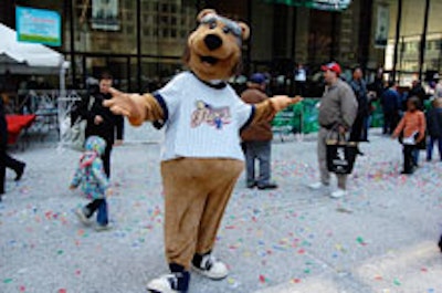 The Schaumburg Flyers ' mascot, Bearon