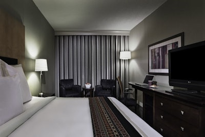 All 1,198 guest rooms have gone beyond magnificent with a bold new design that is urban, sophisticated, and captures the true energy and diversity of the Windy City.