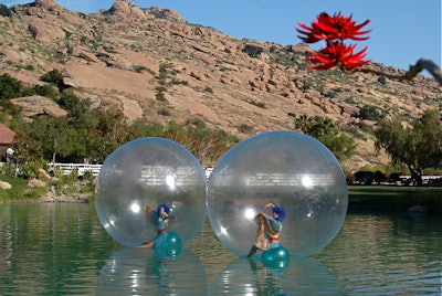 Giant Spheres on water
