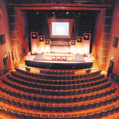 Amphitheater: seating 625 people for a plenary session or performance