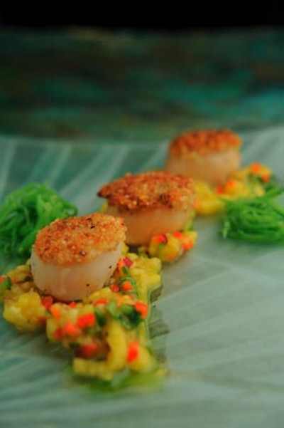 Quinoa Crusted Sea Scallop with Tropical Fruit