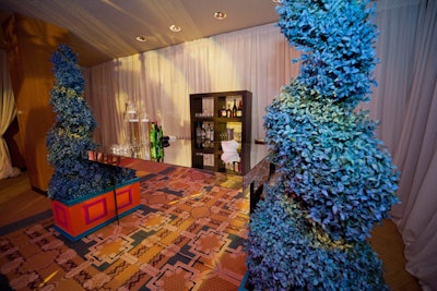 Tall blue hydrangea trees flanked the two bars in the dessert area.