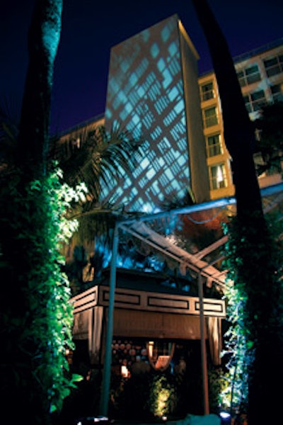 Southern California-based company the Lighter Side projected a turquoise herringbone-like pattern onto the exterior of the Viceroy Hotel in Santa Monica for a fund-raiser for the Network of Executive Women in Hospitality in December 2006.