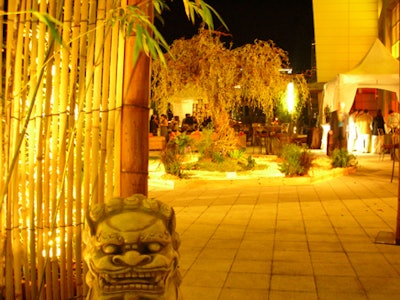 The Setai, Joy Wallace, and Panache went with an Asian theme for the outdoor welcome area.
