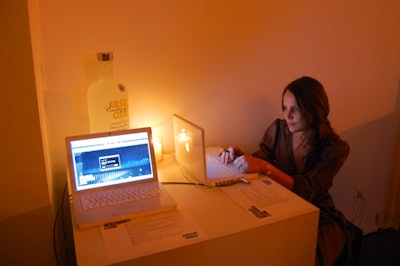 Guests could enter their own melody to be played by the instrument at Absolut.com.