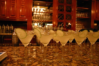 Eventgoers sampled cocktails from mixologist Ame Brewster, including an Edelweiss martini made with gin, St-Germain elderflower liqueur, vermouth, and lime.