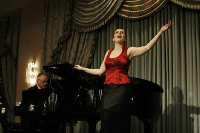 After a last-minute flight from Toronto, mezzo-soprano Krisztina Szabó landed in Chicago in time for a late-night set of songs from operas including Don Giovanni.