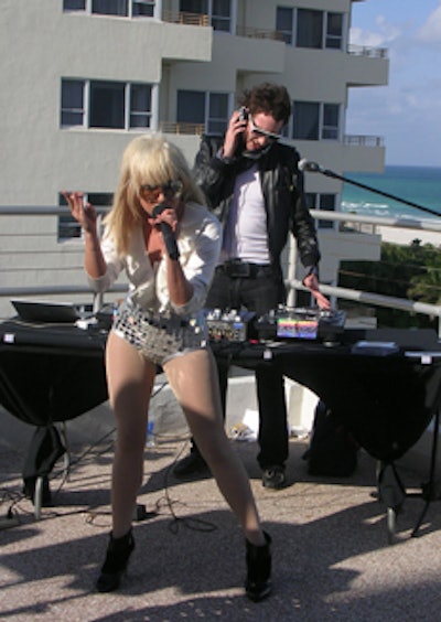 On Thursday afternoon, Lady Gaga treated guests to a special rooftop performance.