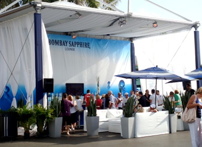 Tournament sponsors such as Bombay Sapphire created custom cocktail lounges where guests could escape the heat.
