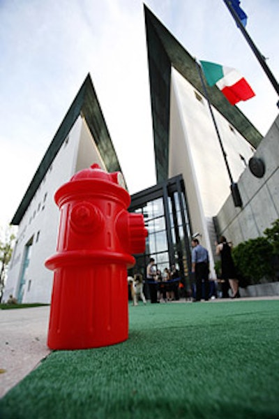 Green AstroTurf took the place of the red carpet, with red plastic fire hydrants.