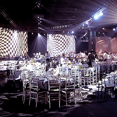 E1080sho 01 0531 Robinhoodgala2 1 320