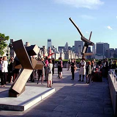 E1101sho 01 0607 Copeatthemet 1 320