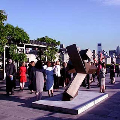 E1101sho 01 0607 Copeatthemet 2 320