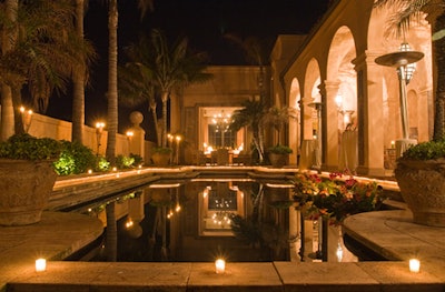 The property has a central courtyard.