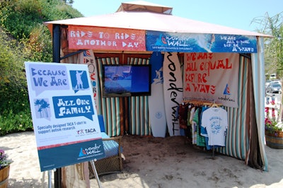 A cabana displayed Wonderwall products.