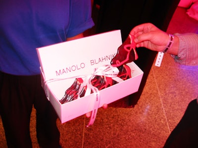 Waiters served shoe-shaped cookies from Manolo Blahnik boxes during the fifth-season premiere, in 2002.