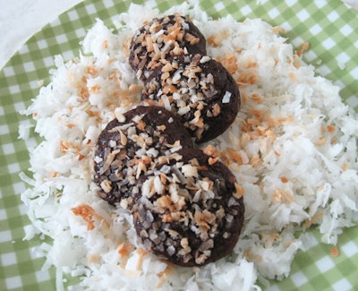 Elsylee Galetes Artesanals' Habana cookies incorporate coconut and rich Dutch chocolate.