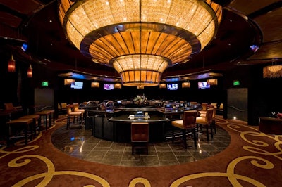 Horseshoe's Push bar occupies the center of the main casino floor.