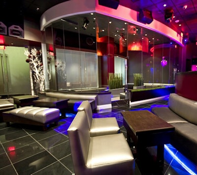 Grey and black tones decorate the space.