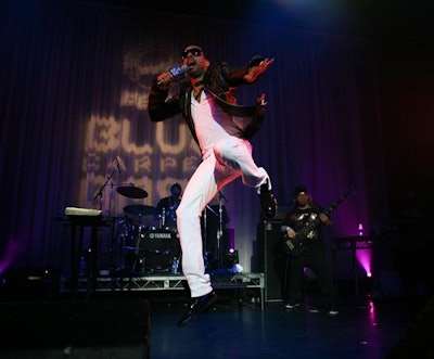 Ryan Leslie called upon Fabolous to help him close the Pepsi Blue Carpet Bash around 2 a.m.