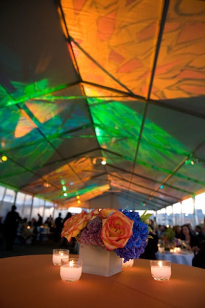 The campaign logo's orange, blue, and green color scheme appeared in almost all the decor elements, including flowers and lighting.