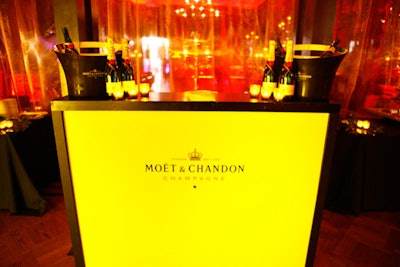 Moet & Chandon sponsored a champagne bar in the ET Canada Studio Lounge at Casa Loma.