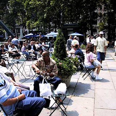 A lunchtime crowd of several hundred gathered at the park for the promotional event.