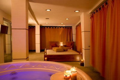 At Sunset offers indoor and outdoor Jacuzzis.