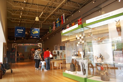 Adjacent to the rooftop is the special exhibits gallery, which houses the institution's temporary exhibitions and can be used in conjunction with the outdoor plaza and the café.