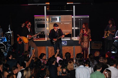 Closing out Friday's festivities was DailyCandy's Midnight Music and Munchies at the HighLine Ballroom. The highlight of this party, aside from the constant stream of alcohol served by mixologists including Julie Reiner, Audrey Saunders, and Dushan Zaric, was Tom Colicchio's performance with the band Milton.