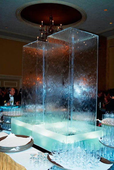 Two water features from Waves Event Rentals provided a focal point at the bar in the reception area.