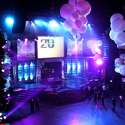 The set, which was bathed in purple and blue light, was designed for MTV by Jeff Hall Designs.