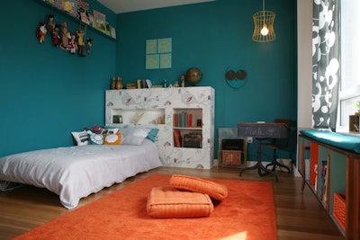 Cookie incorporated sponsors with Dirt Devil vacuums on site and Ralph Lauren paint samples of the colors used on the walls.