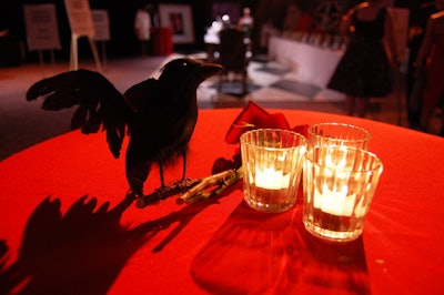 Crows, a tribute to Hitchcock's film The Birds, and red roses topped tables in the reception area and dining room.