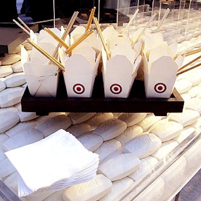 E1336sho 01 0807 Target Catering 1 320