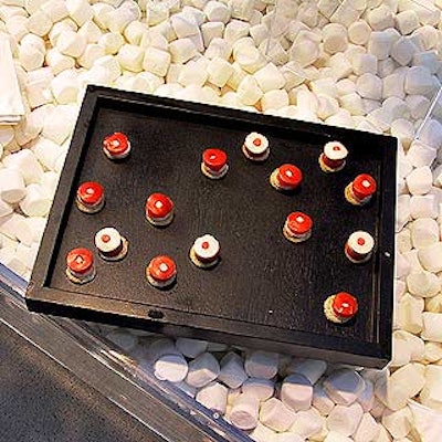 E1336sho 01 0807 Target Catering 2 320