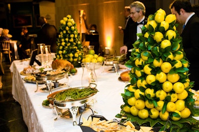 To honor George Washington, the evening's planners created a menu and table decor based on research from Mount Vernon.