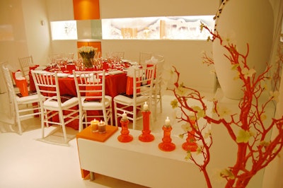 The Yorkville jewelry boutique Daniel Espinosa Studio adopted an orange and white colour scheme for a dinner for 20 guests.