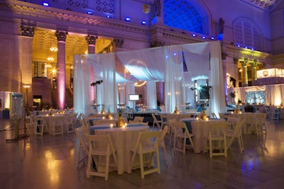 Cabana-like lounges flanked Union Station's grand hall.