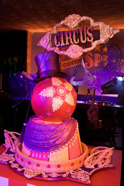 Famed baker Ron Ben-Israel designed Spears' circus-inspired birthday cake.