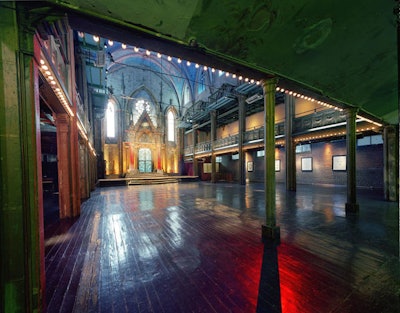 Built as a synagogue on the Lower East Side in 1849, the neo-Gothic Angel Orensanz Foundation for the Arts building retains its vaulted ceilings, pointed arches, and grand altar covered in gold leaf. The main hall holds 350 for receptions and a balcony holds 200.