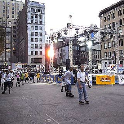 Hundreds of Rollerbladers of all ages enjoyed a beautiful night of skating and music at the Rock 'N Rollerblade 2001 skate event in Union Square Park.